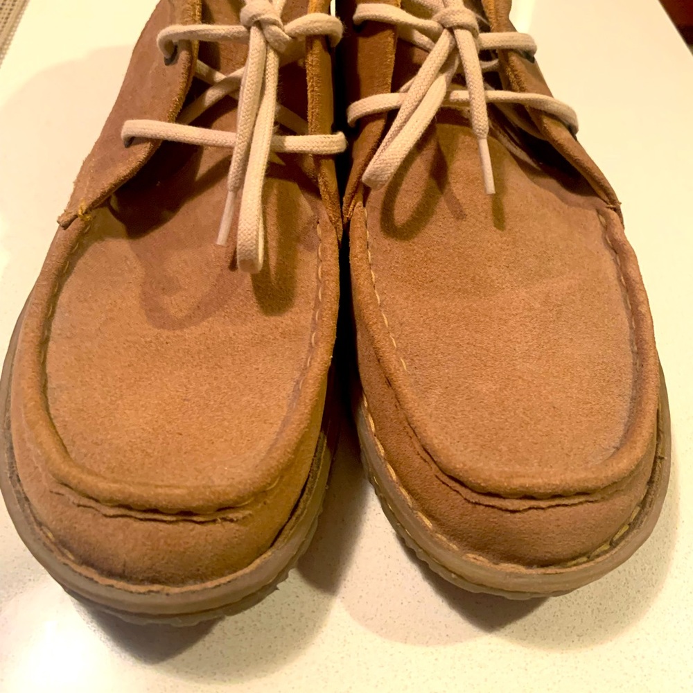 Born Chukka men 9.5
